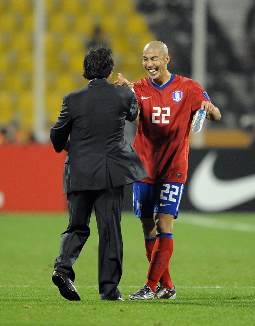 韩国羽毛球队绝杀日本羽毛球队，辛杜三分雨点燃全场