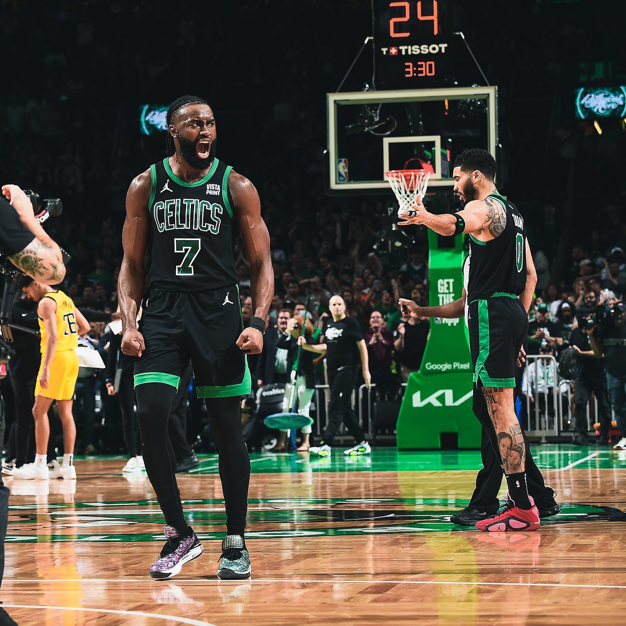 凯尔特人B队翻盘雄鹿,塔图姆三分雨点燃全场 凯尔特人B队翻盘雄鹿,塔图姆三分雨点燃全场