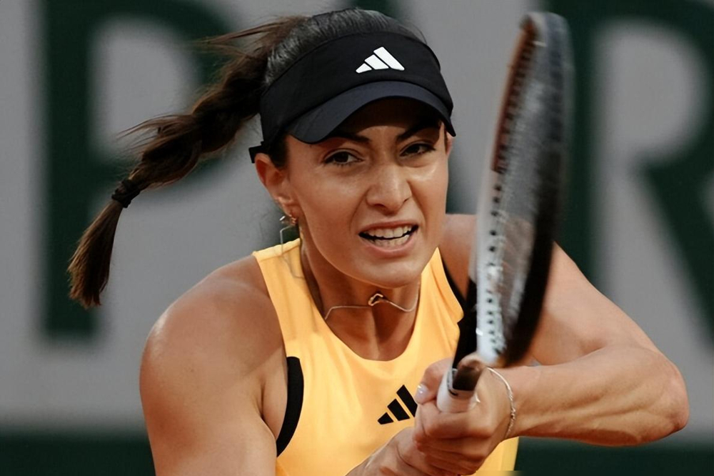 日本网球队爆冷美国网球队，兹维列夫三分雨点燃全场