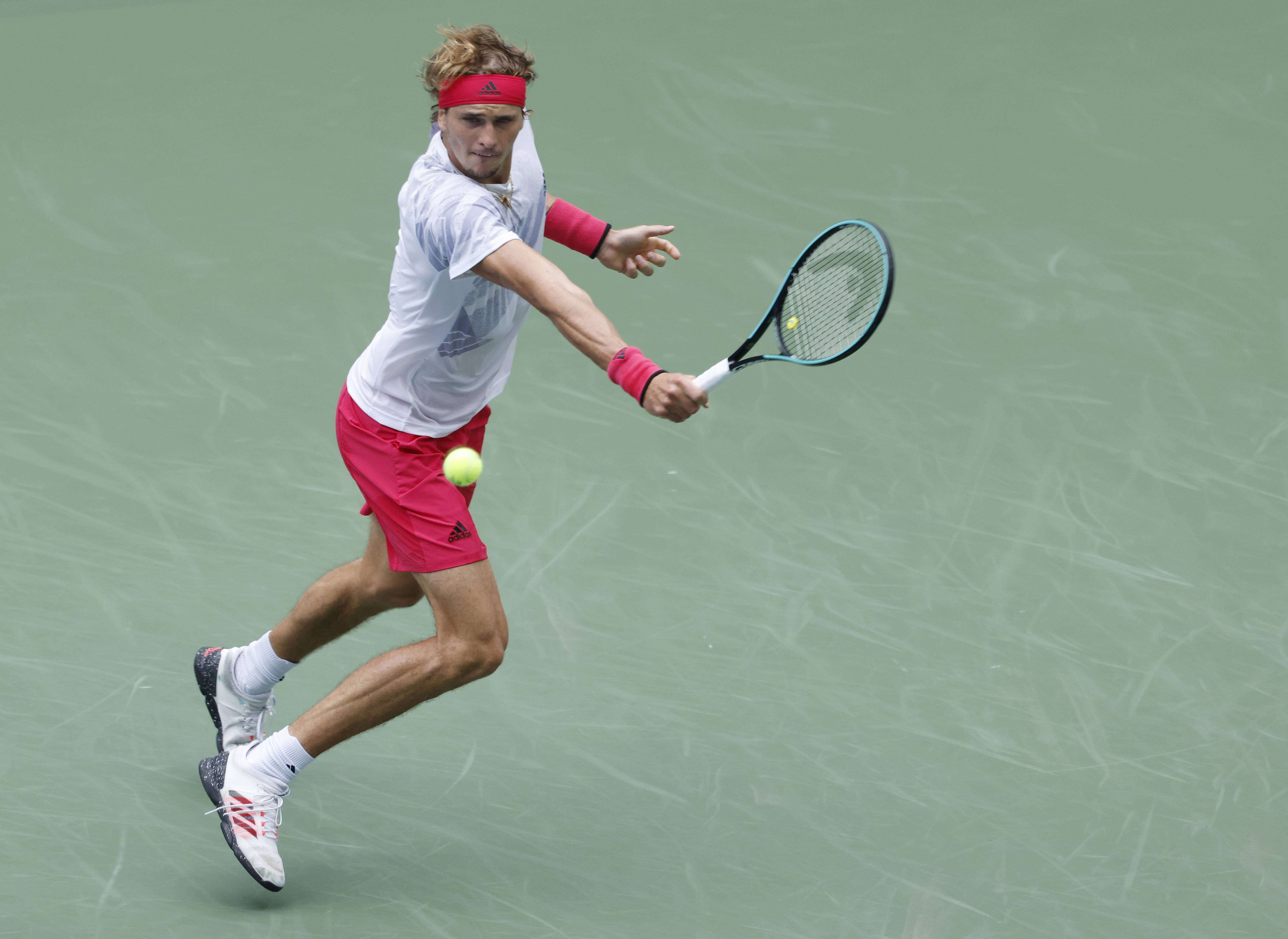 包含世界网球队完胜日本网球队，兹维列夫高光表现的词条