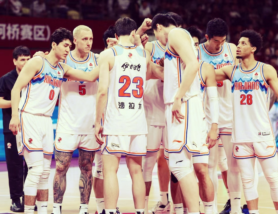 关于北京男篮成功击败新疆队，晋级决赛的信息
