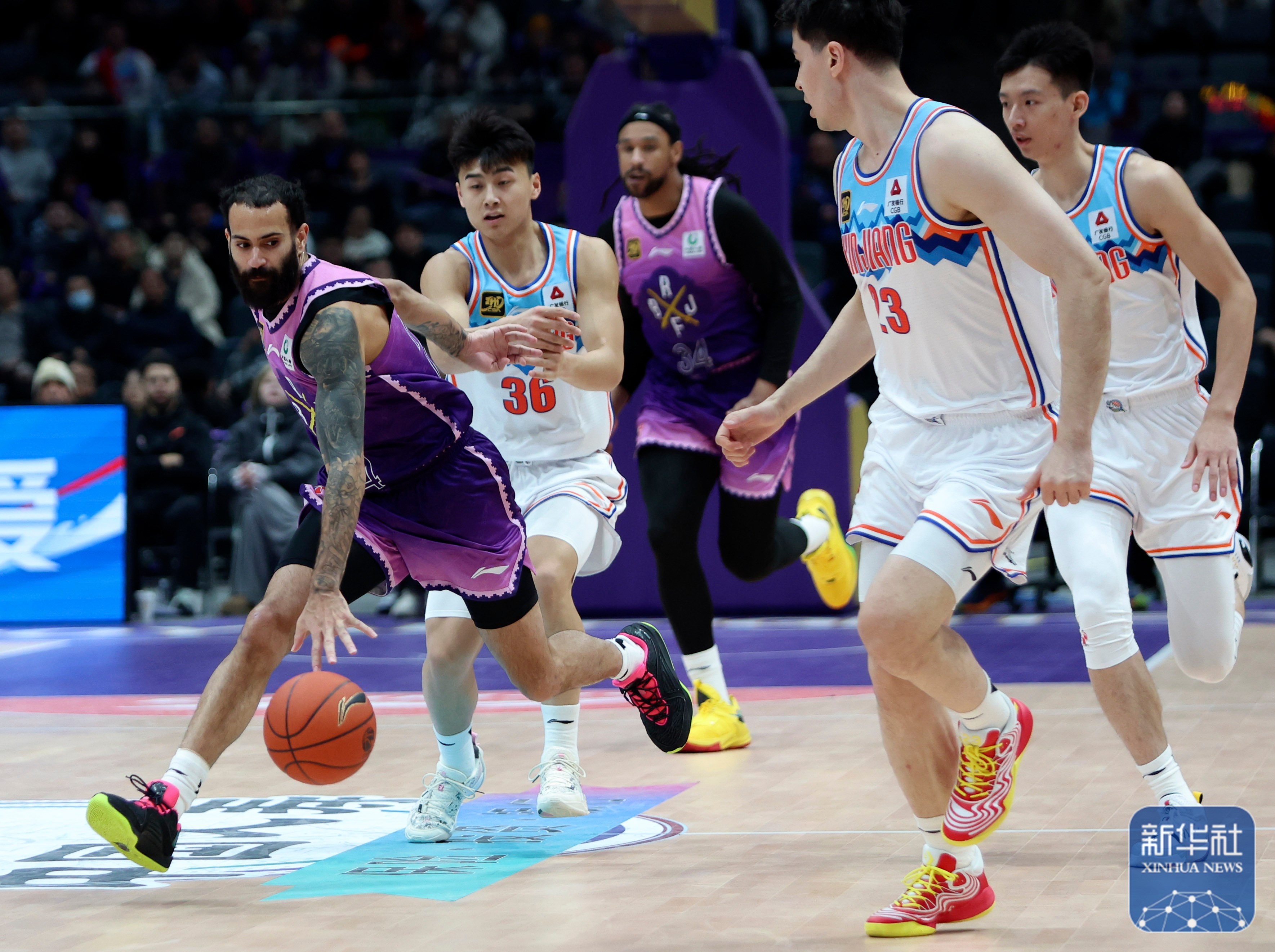关于北京男篮成功击败新疆队，晋级决赛的信息