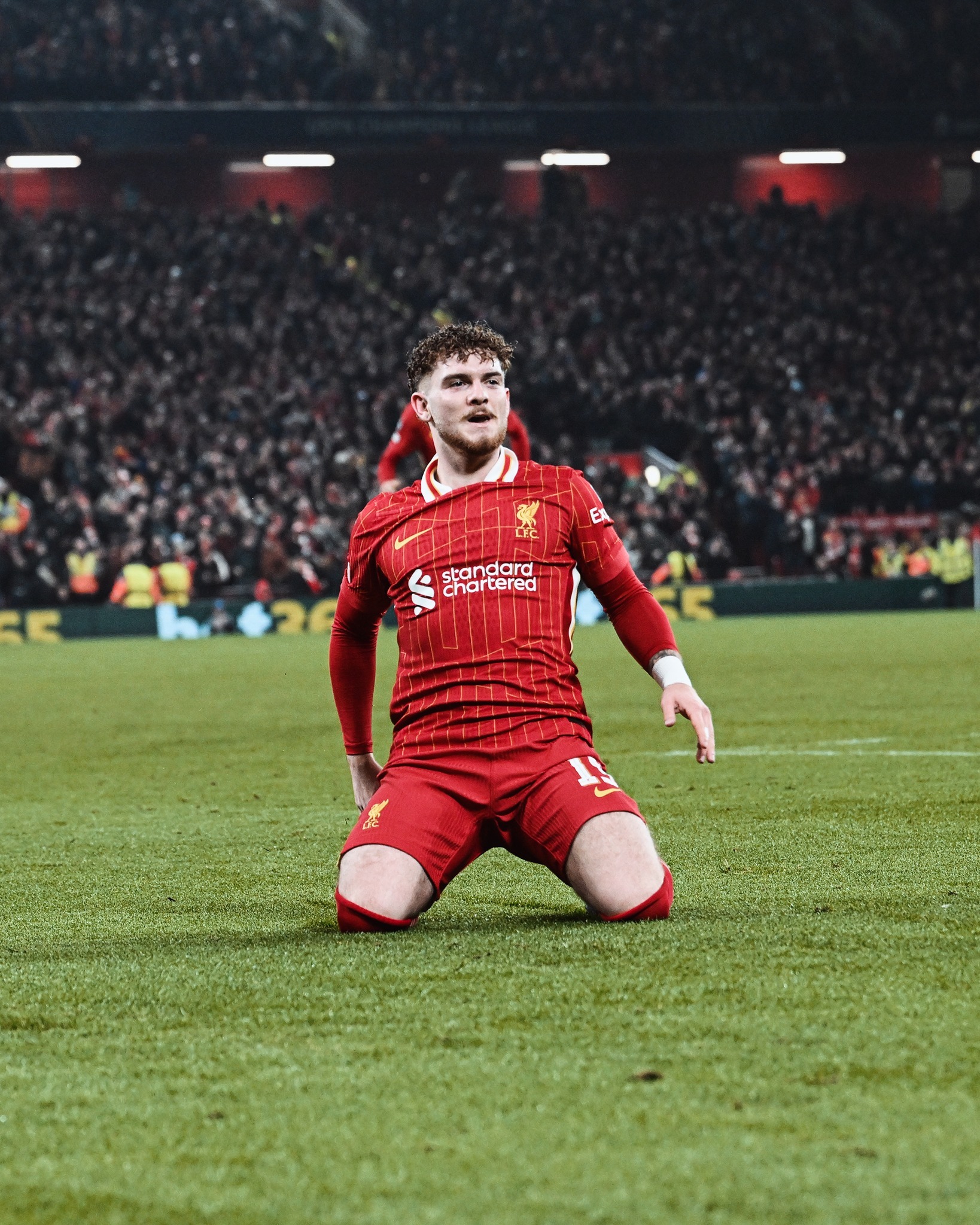 利物浦主场反败为胜，再度领跑