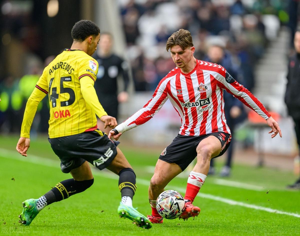 利兹联主场惊险胜出,重回胜利轨道的简单介绍 利兹联主场惊险胜出,重回胜利轨道的简单介绍