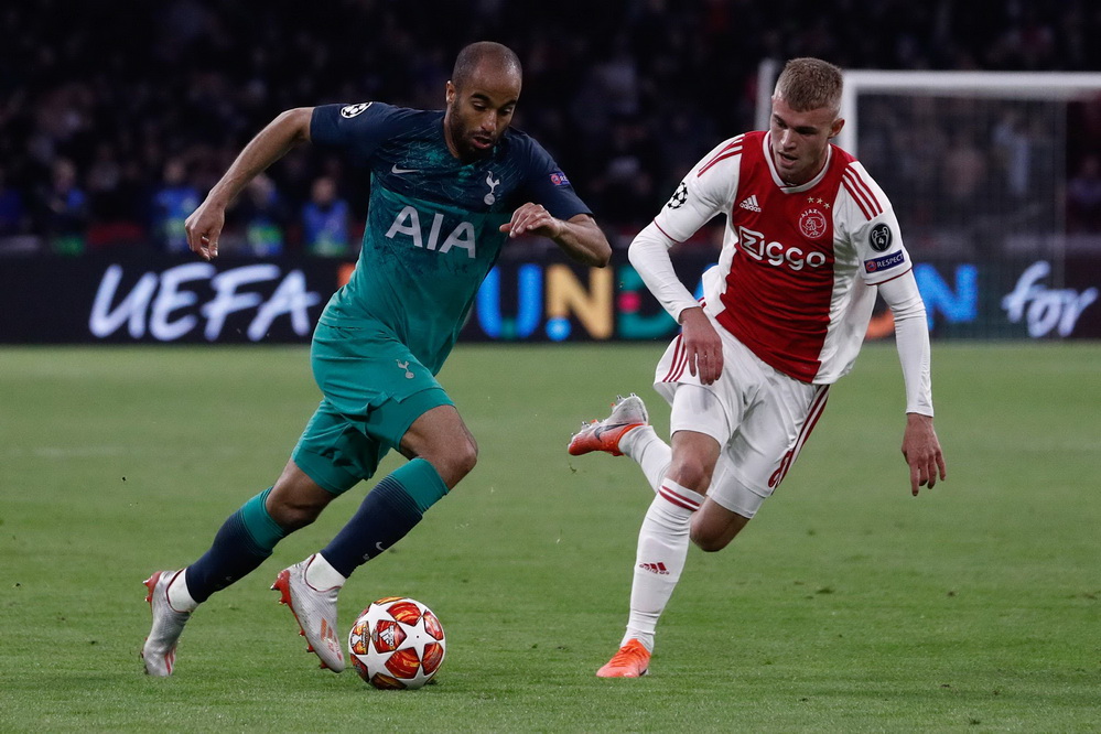 关于波尔图遭遇逆转，被阿贾克斯淘汰出局的信息