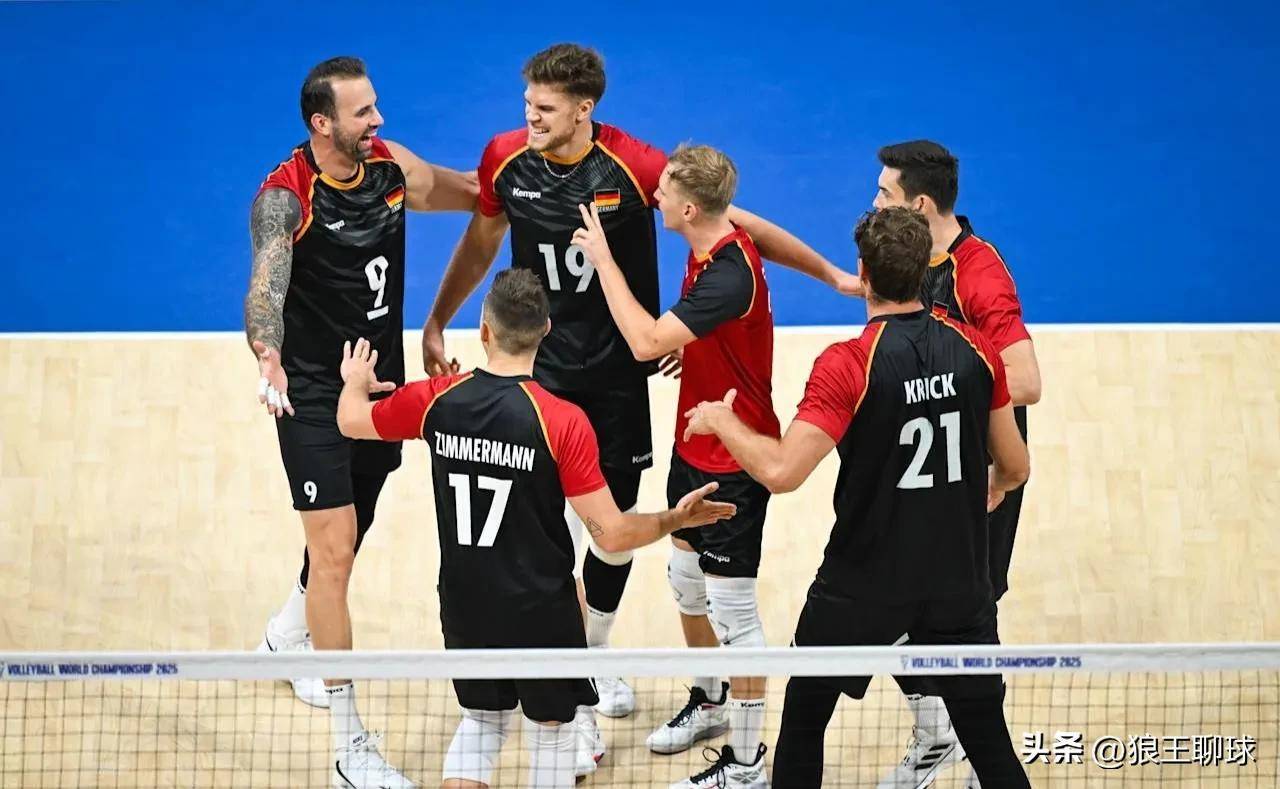 开云体育平台APP-个中滋味，摔跤事件频传，比分拉锯战