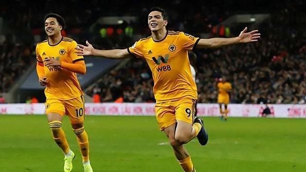 狼队客场对阵水晶宫，争夺积分关键的简单介绍