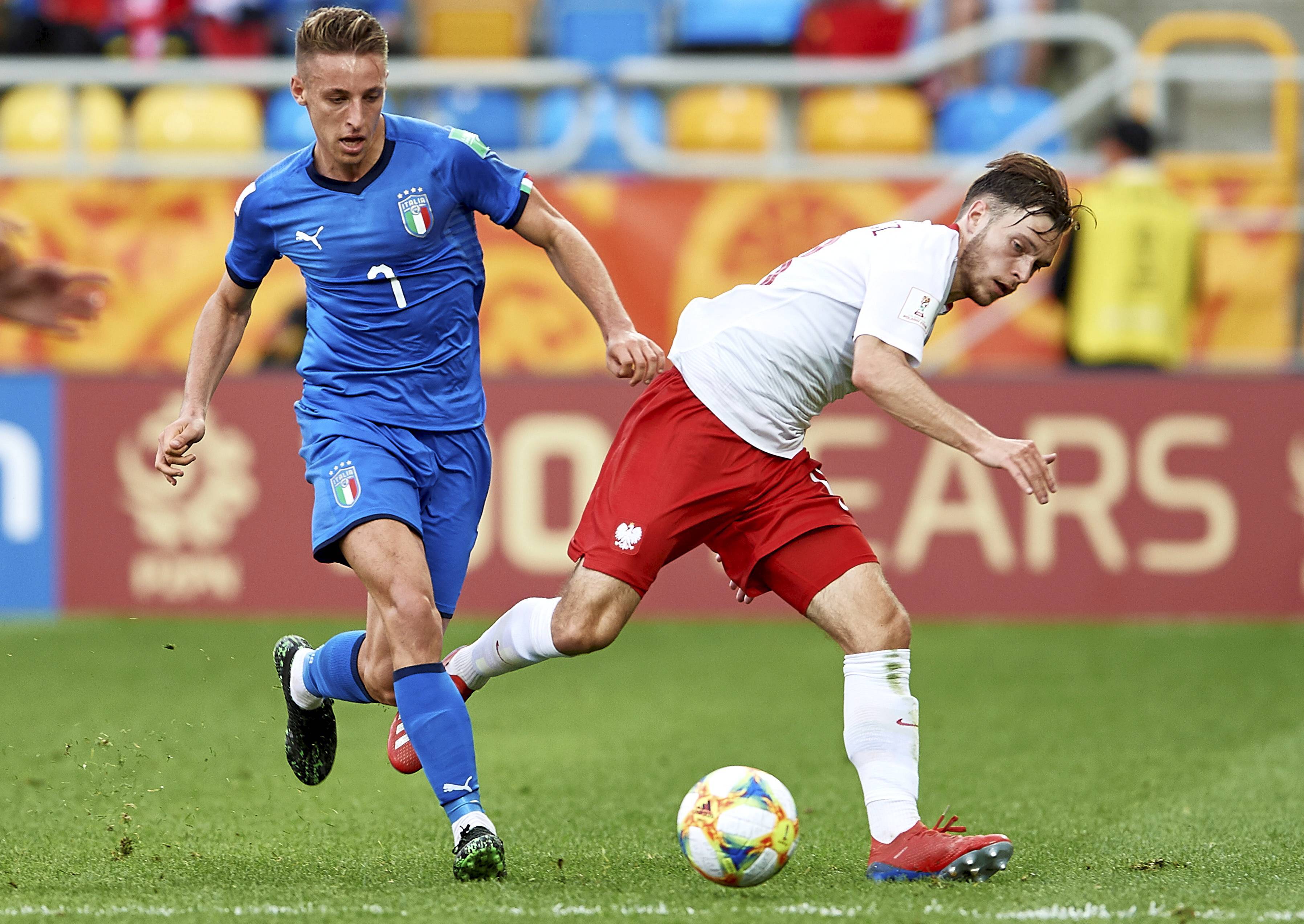 关于欧洲杯预选赛，意大利成功晋级下一轮的信息