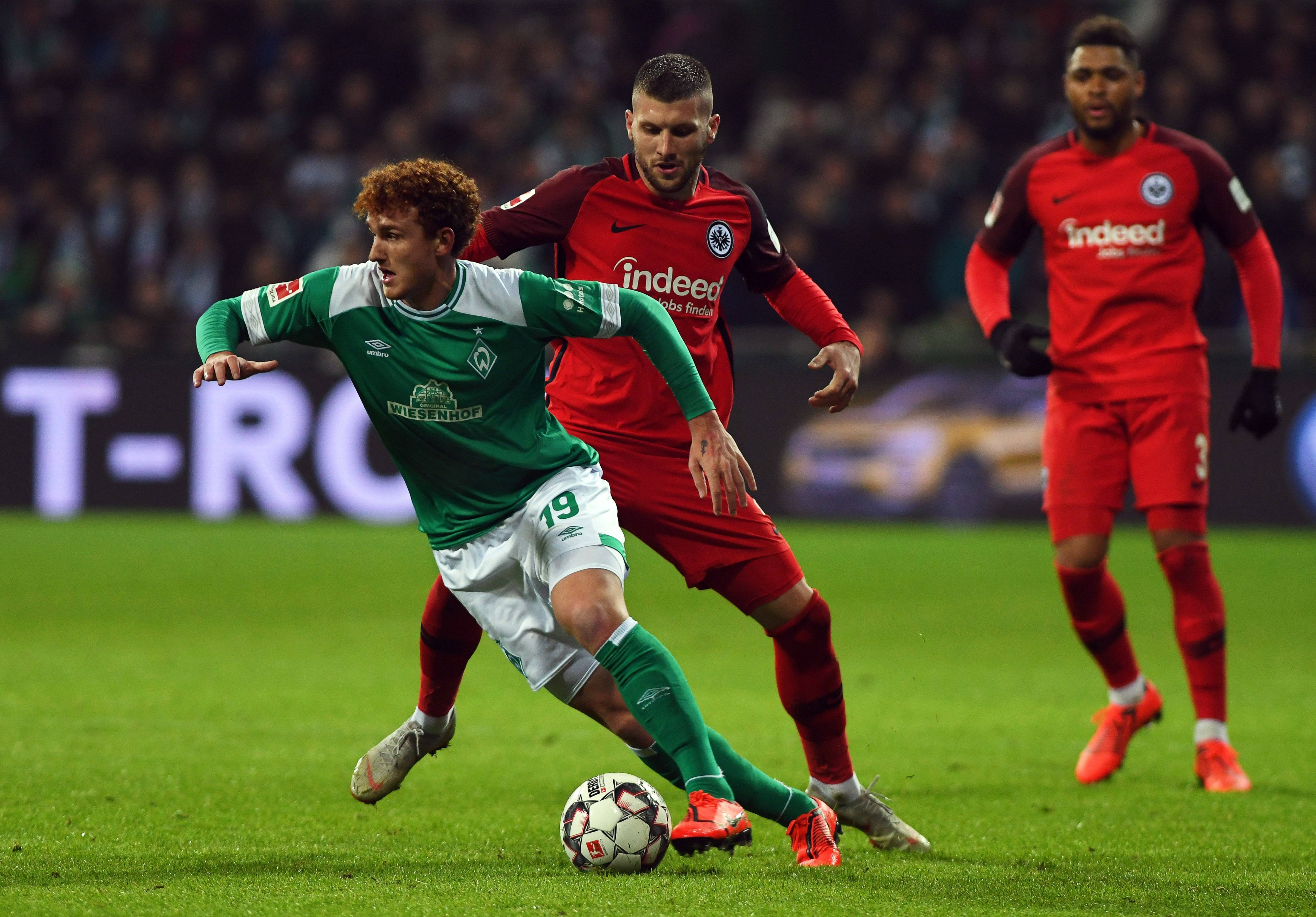 法兰克福主场取胜，球队气势如虹的简单介绍