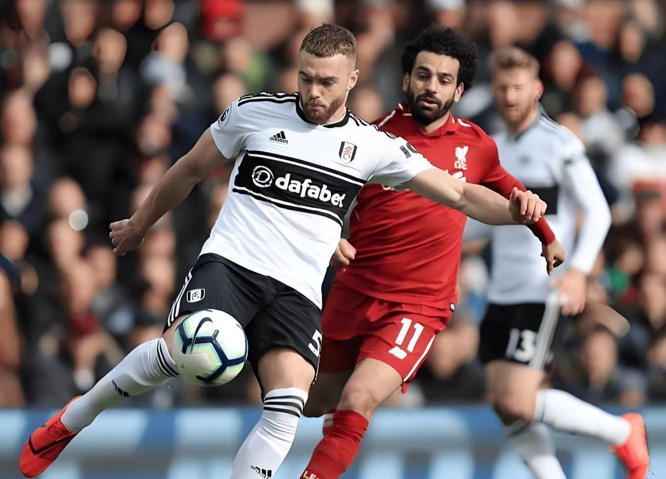 包含欧国联比赛焦点对决：实力悬殊对阵，惊险战况再现的词条