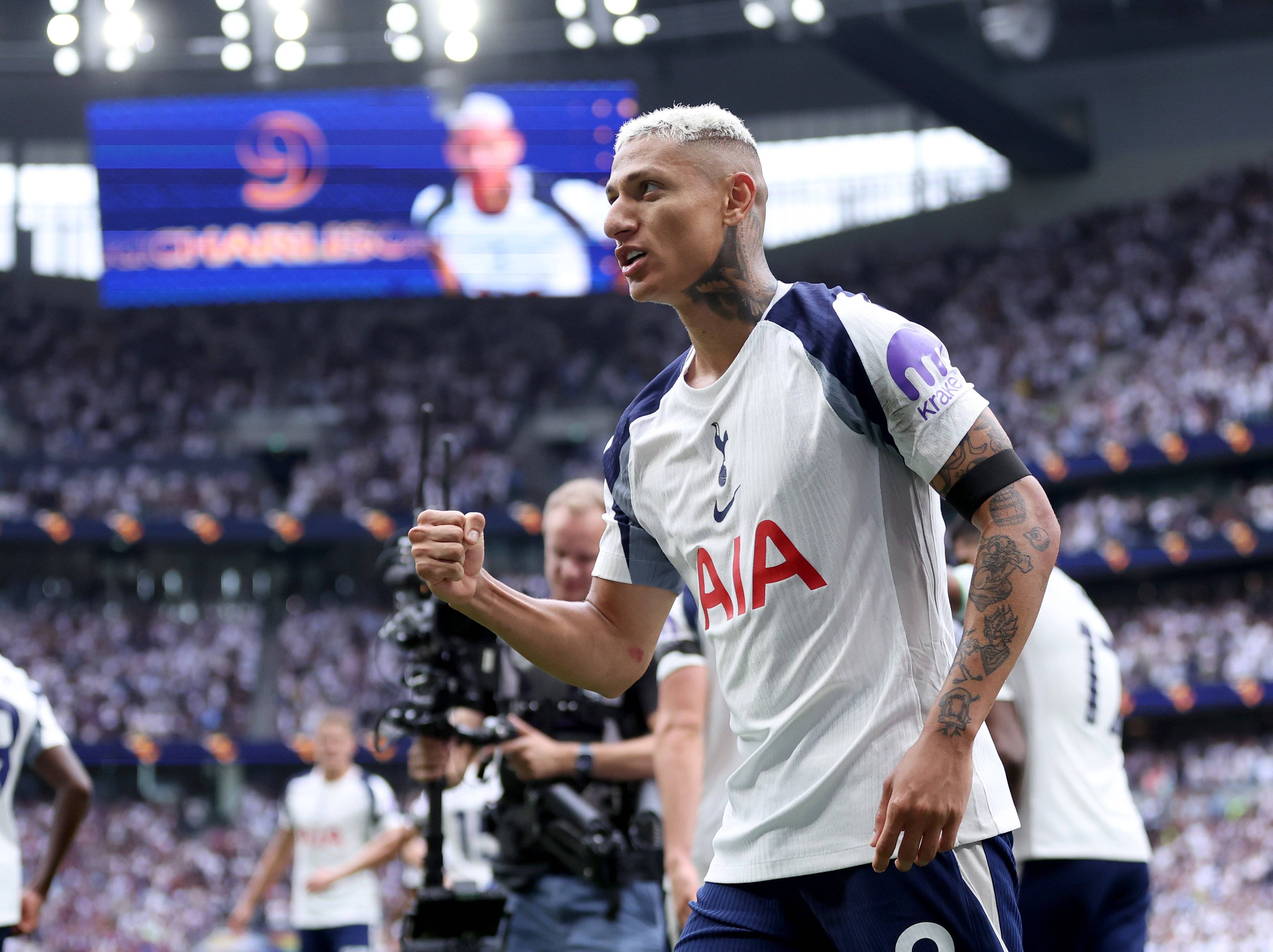 关于英超强强对话，实力碰撞精彩纷呈的信息