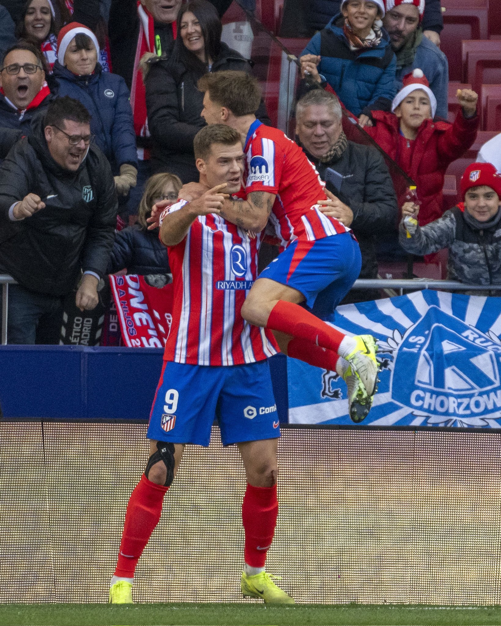 洛里昂主场大胜图尔队，展现出色状态的简单介绍