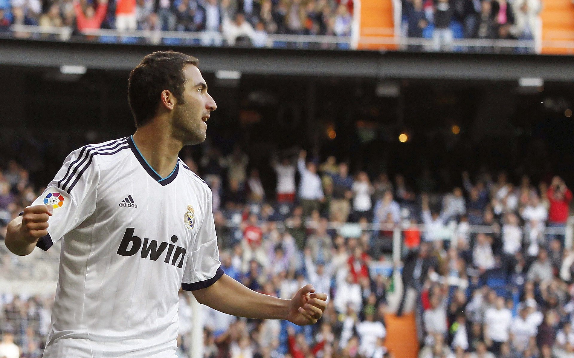 年度焦点之战之夜,京多安点燃赛场