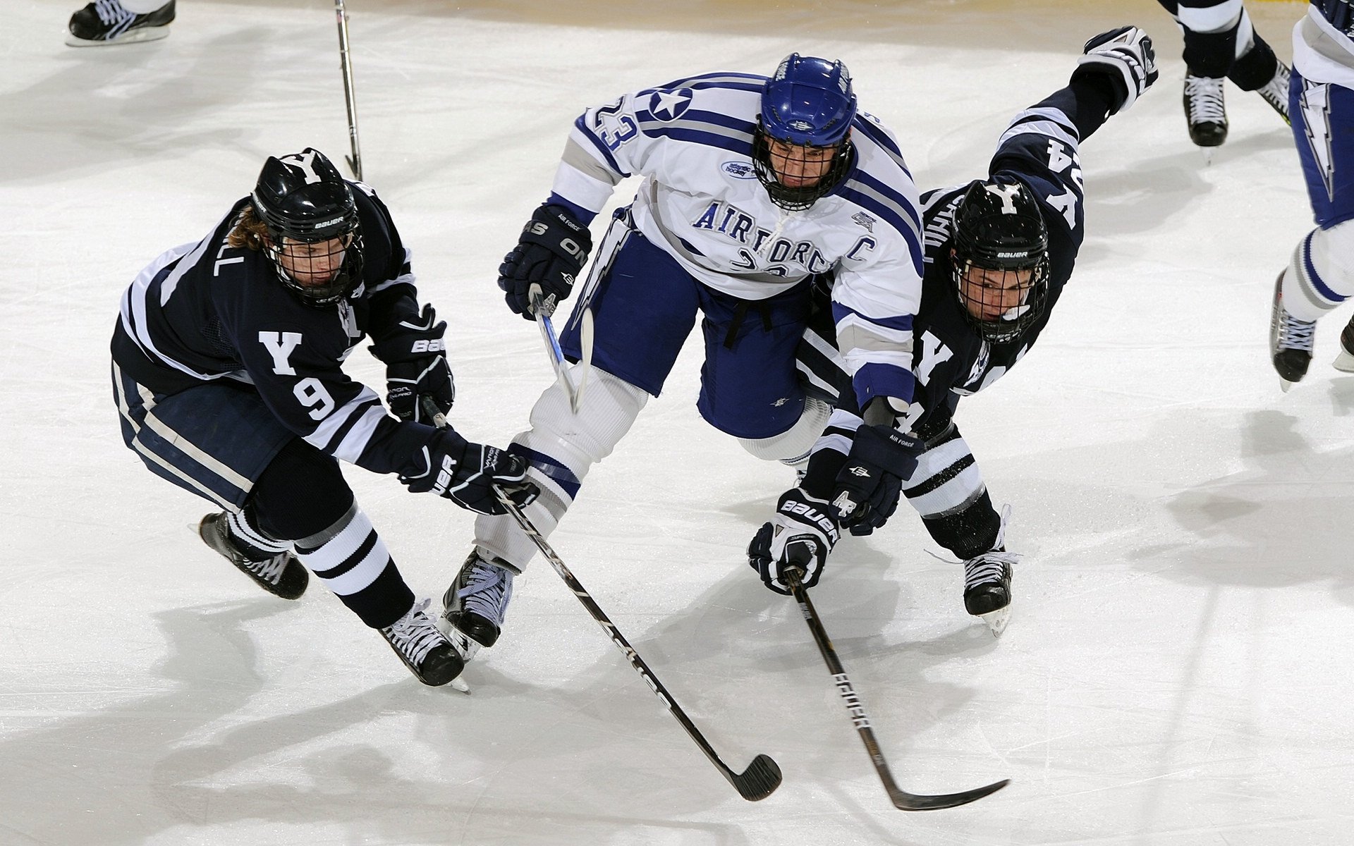 决胜时刻，德约科维奇在ATP总决赛鏖战法网，展现绝对统治力